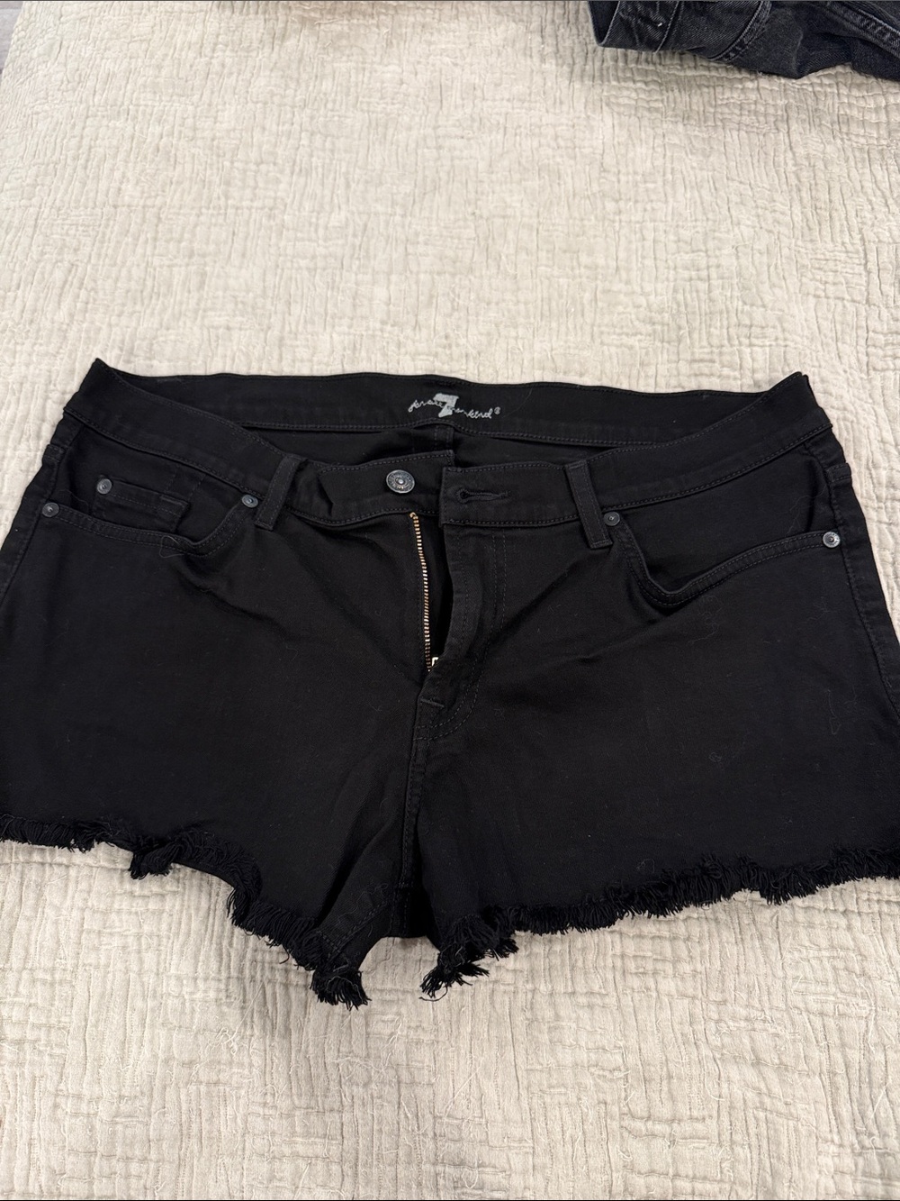 7 for All Mankind Shorts Size 32 Black